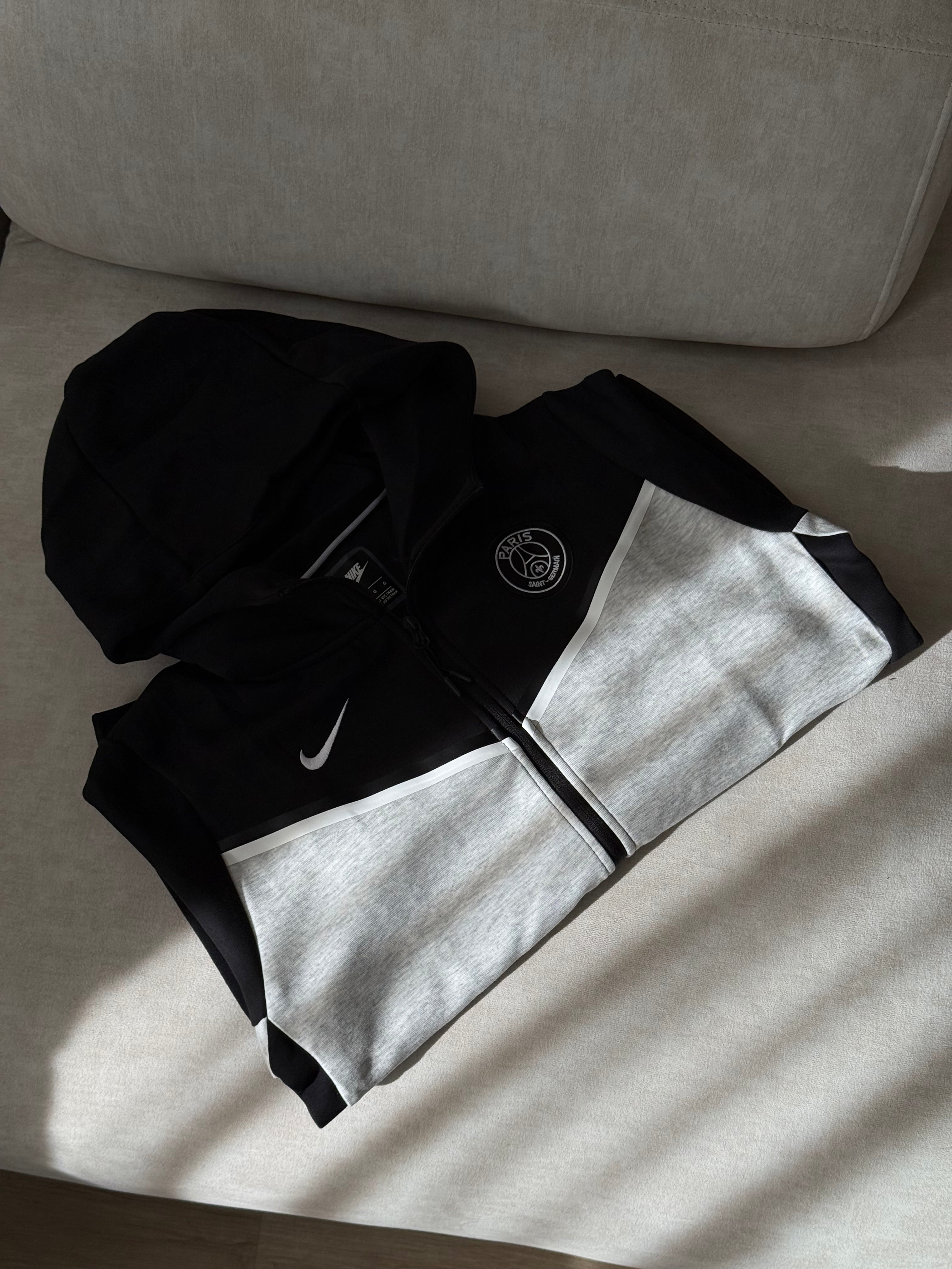 Chaqueta Nike PSG Tech “Black/Grey”