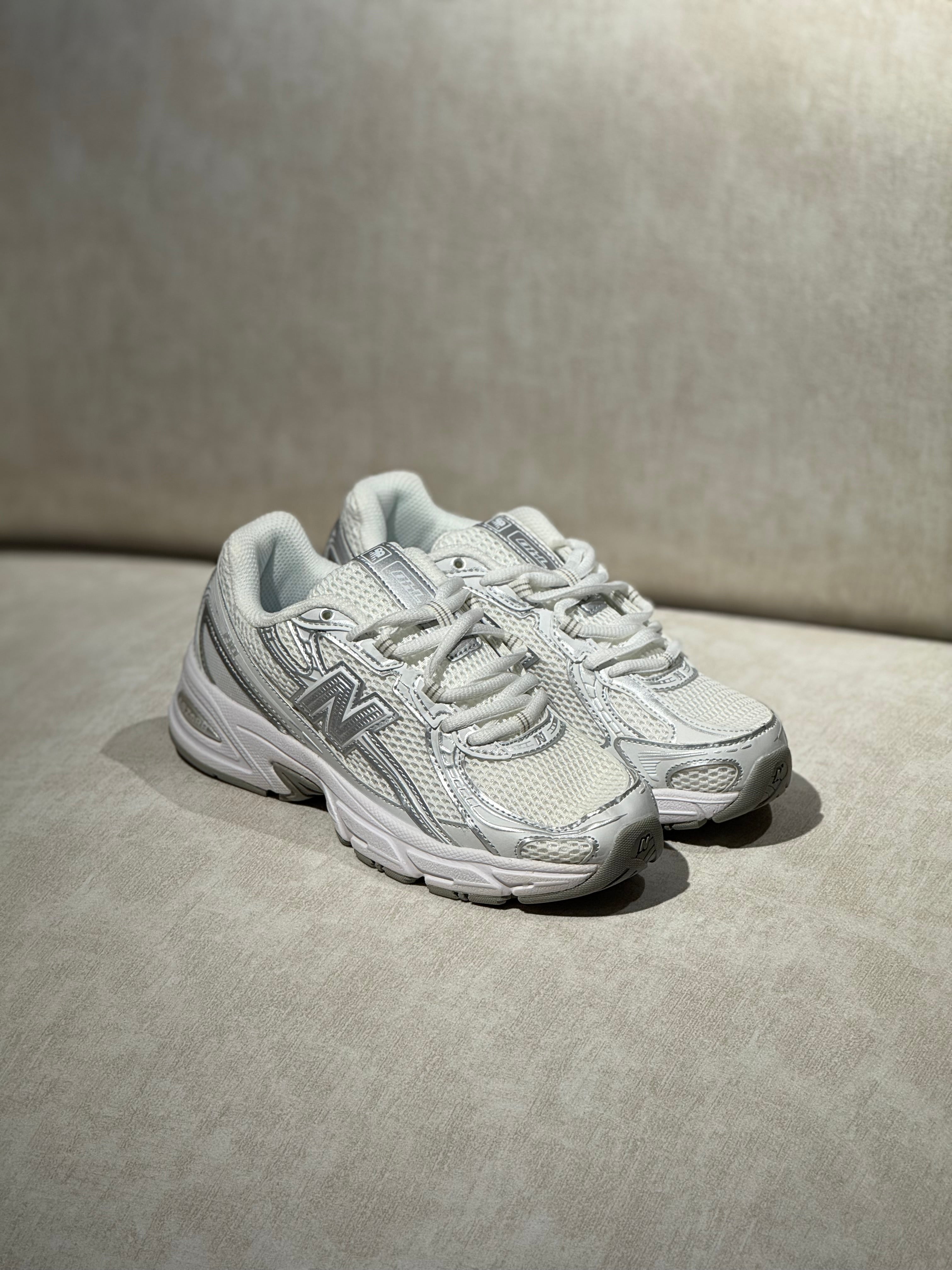 New Balance 740 “White”