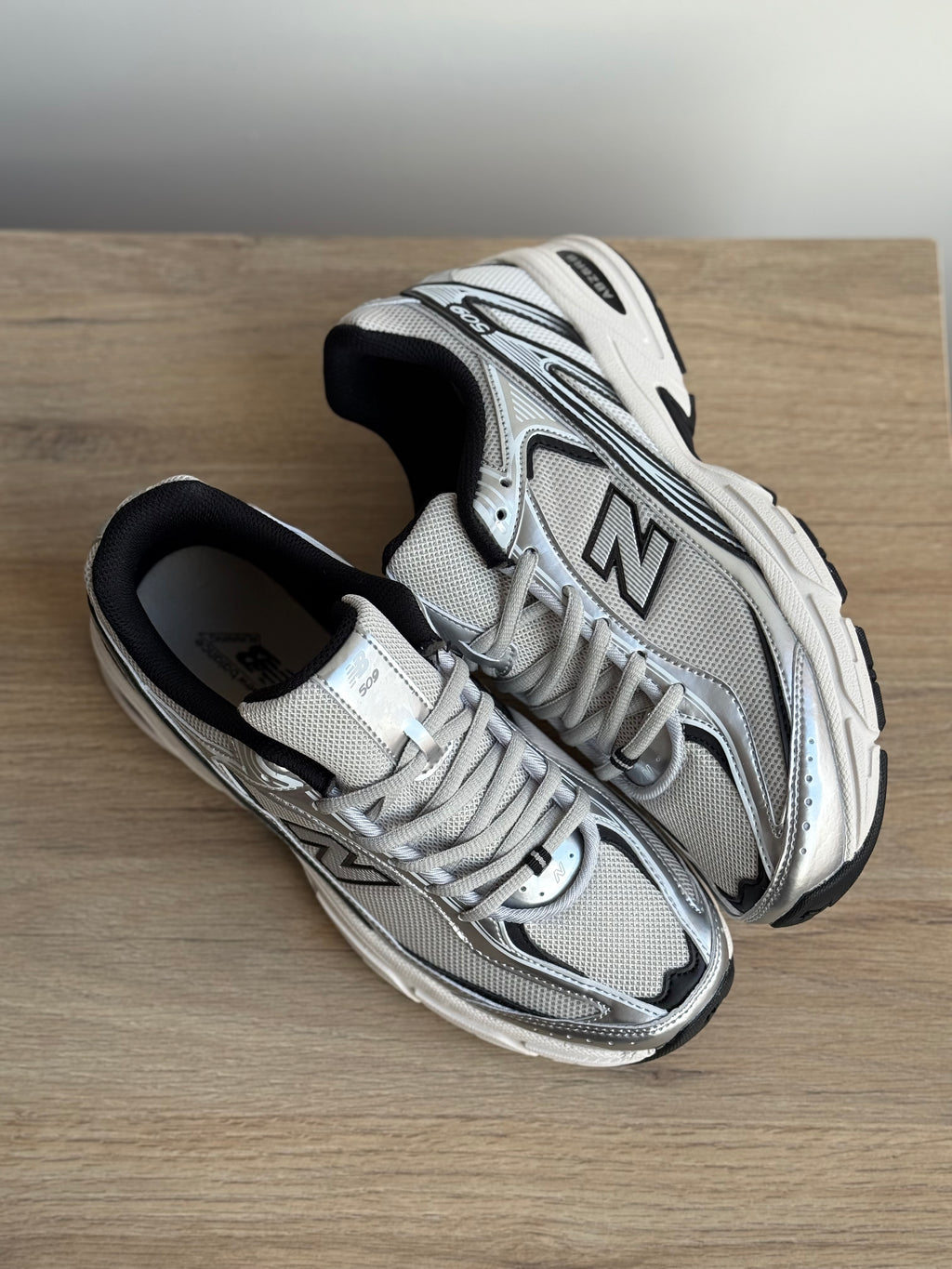 New Balance 509