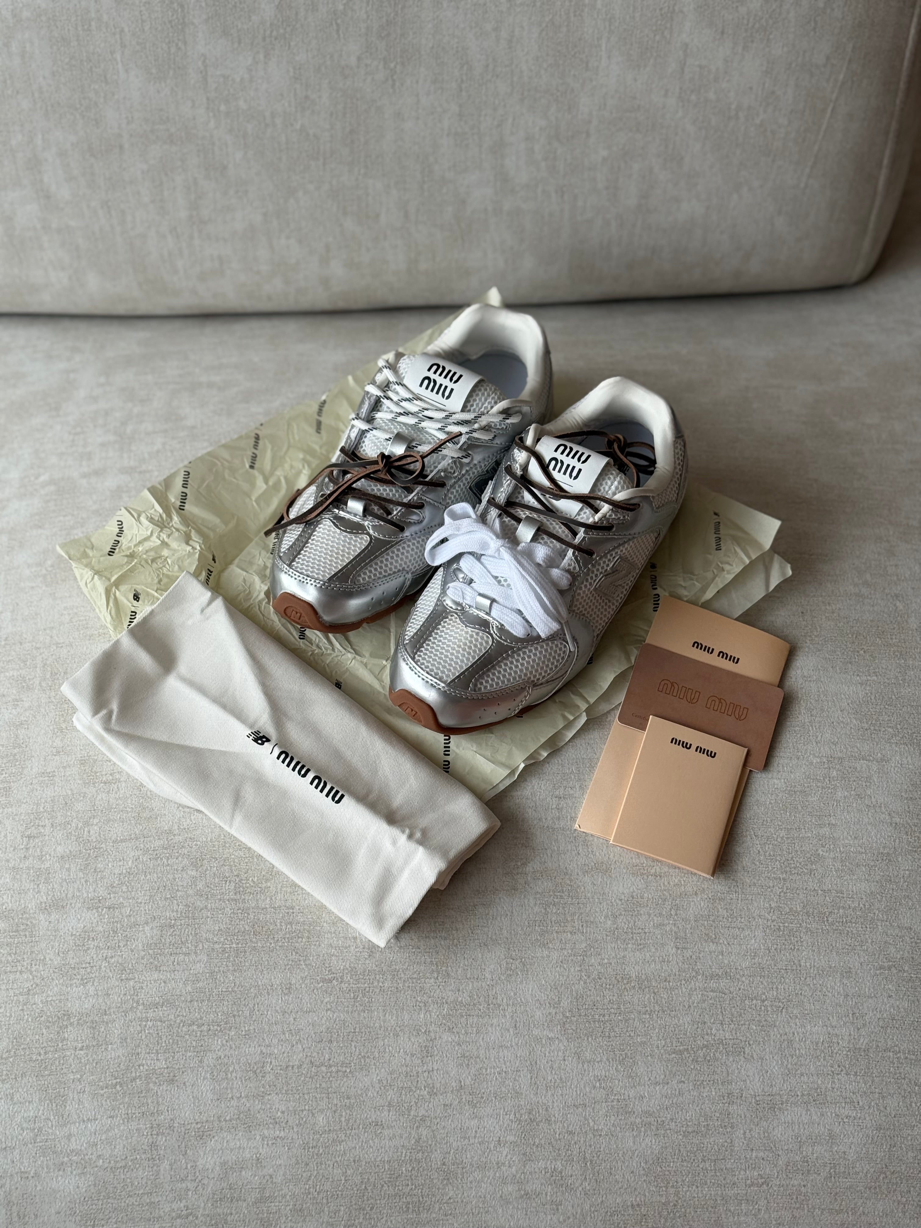 New Balance 530 SL Miu Miu Plateada