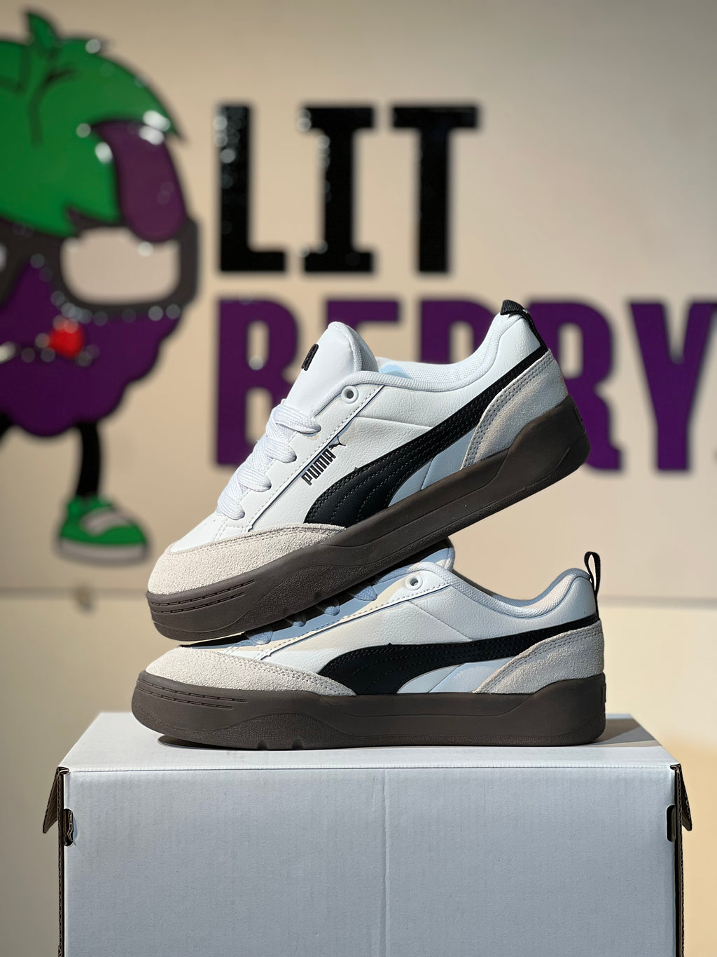 Puma Park “White/Black”