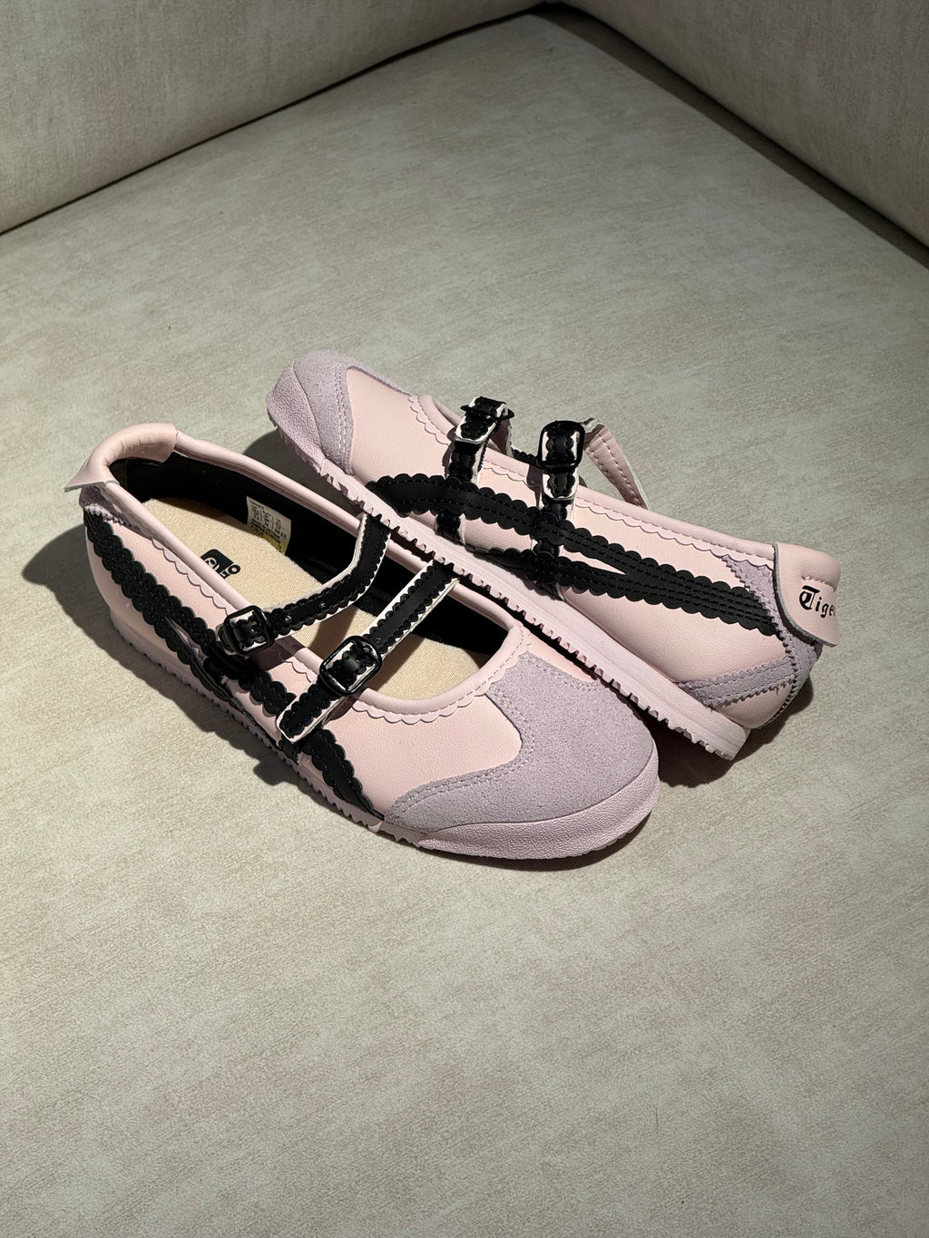 Onitsuka Tiger México 66 TGRS Rosa Cristal Gris Grafito