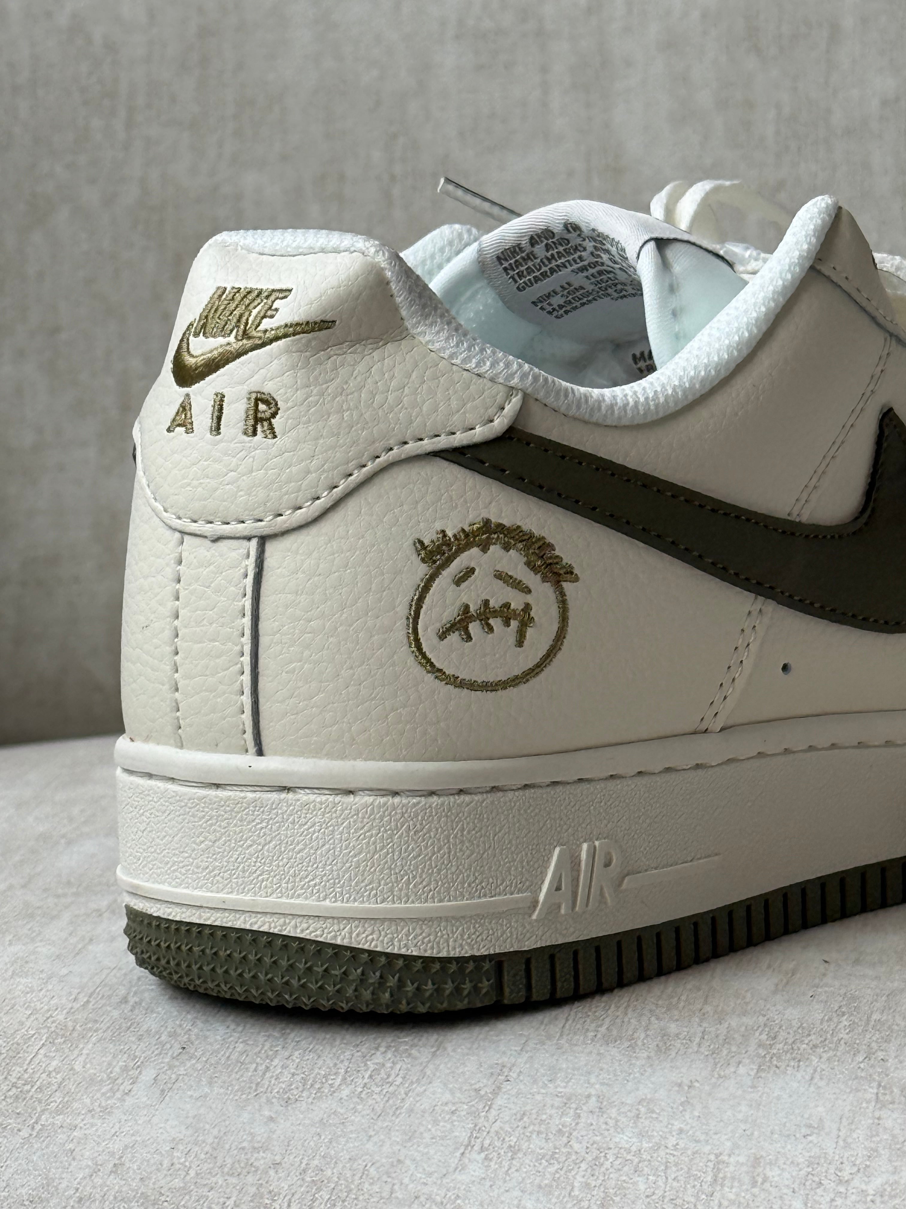 Nike Air Force 1 x Stussy “Cream/G.Olive”