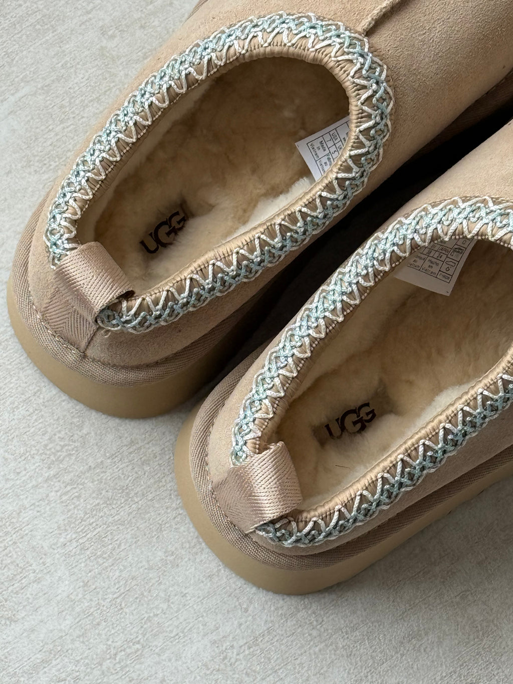 UGG