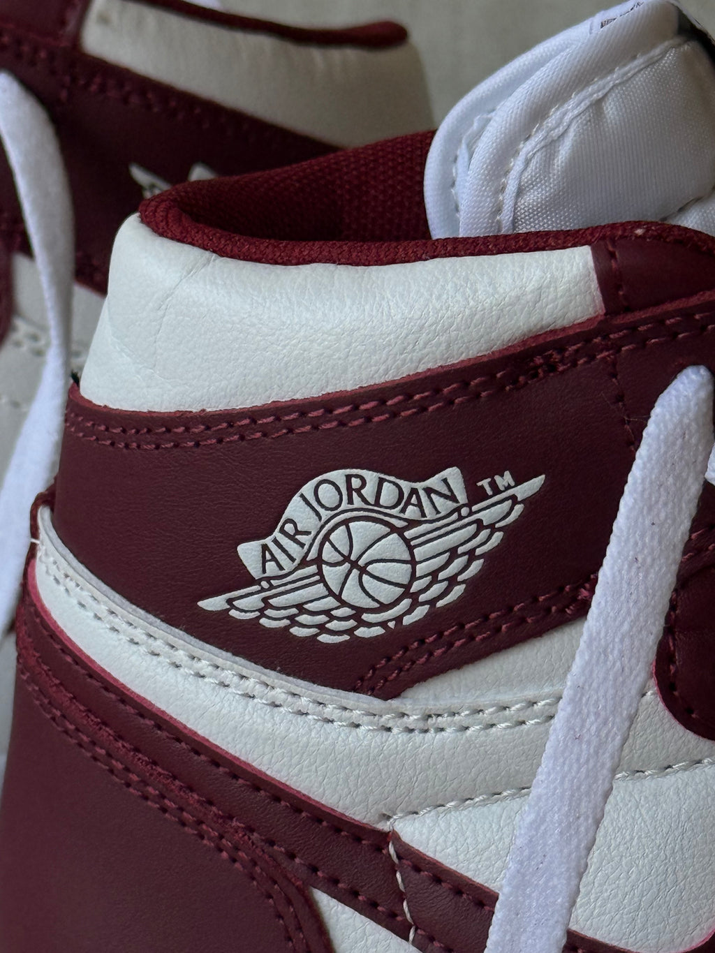 Jordan Retro 1 “Team Red”