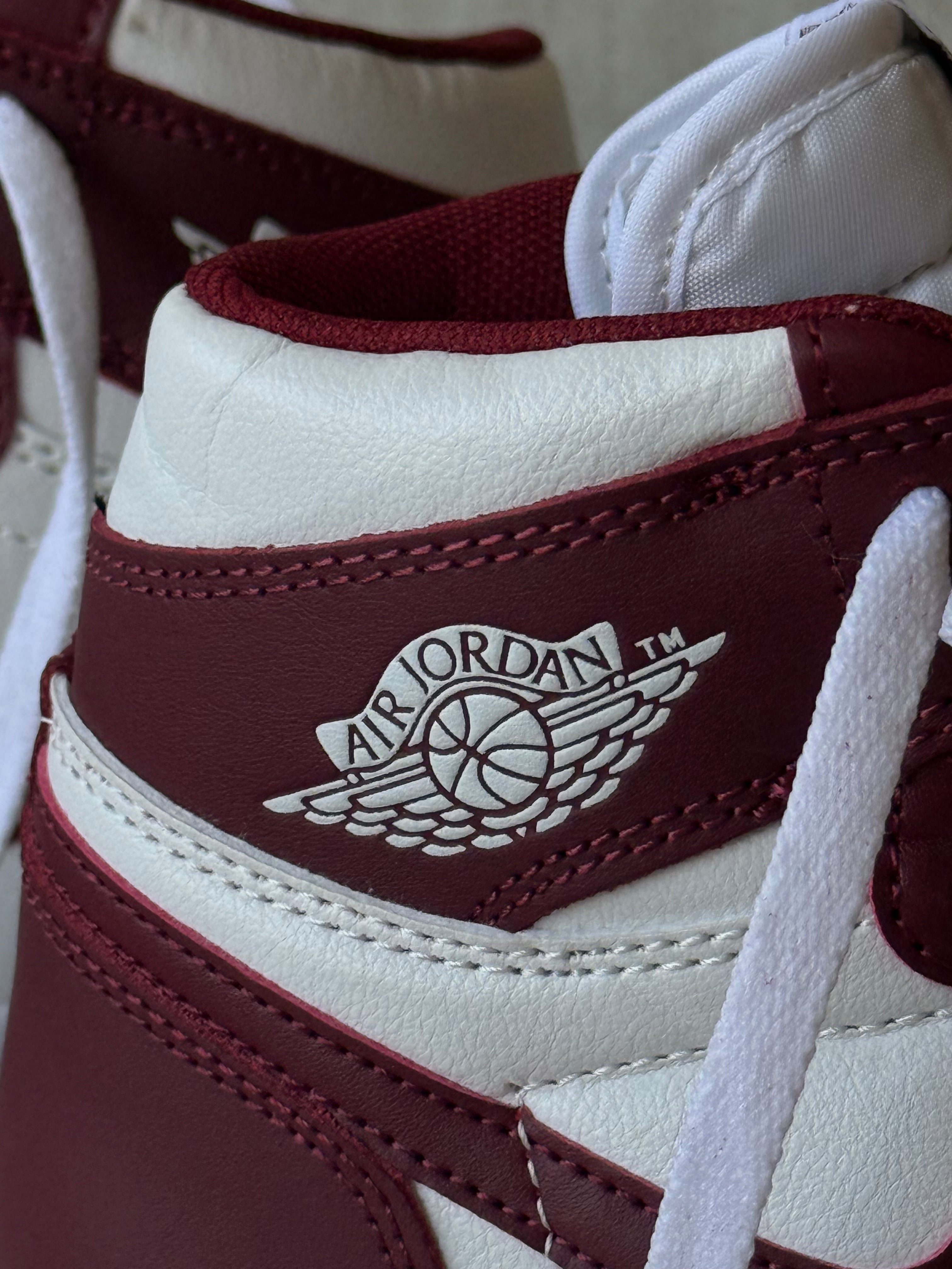 Jordan Retro 1 “Team Red”