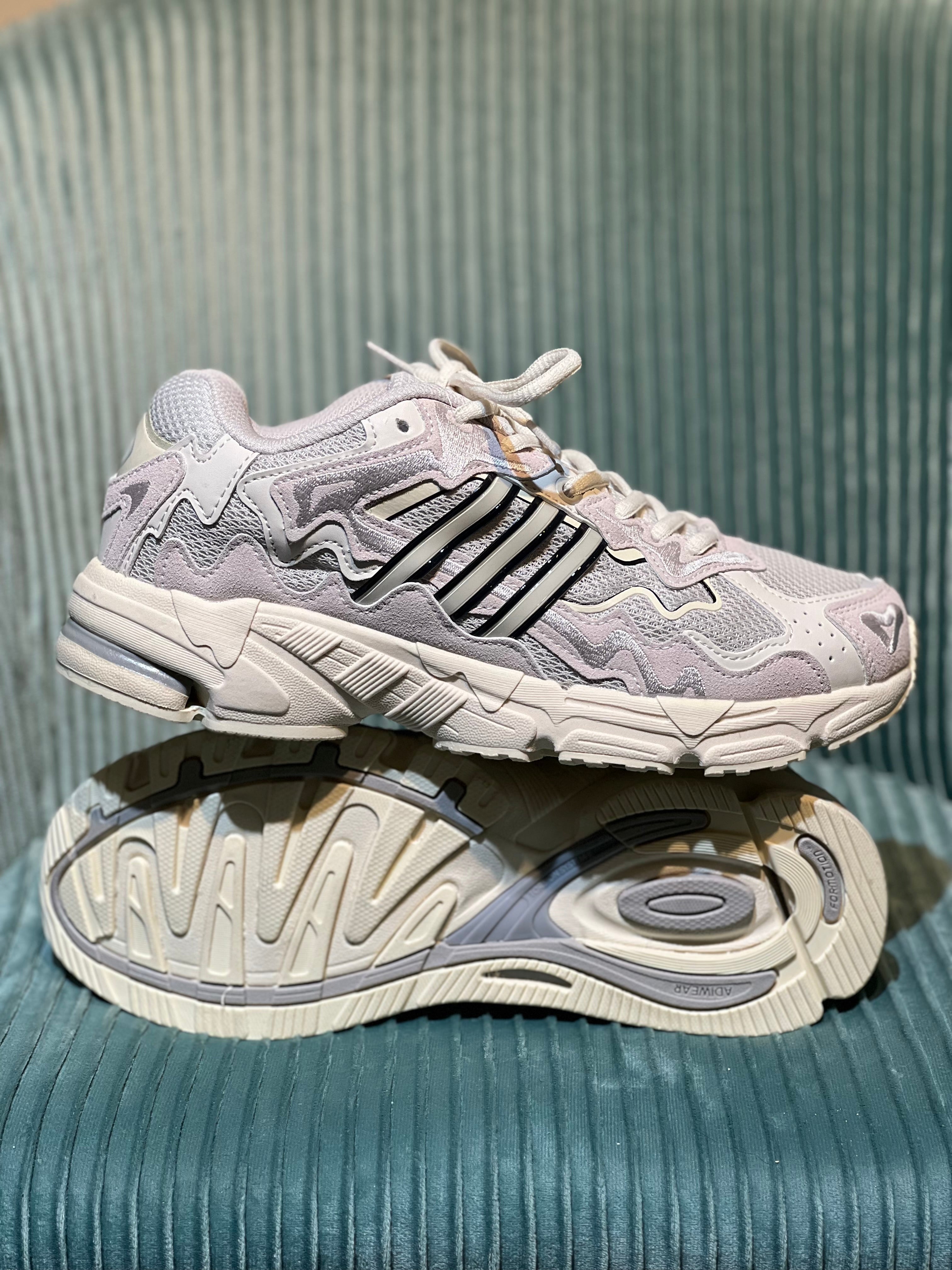 Adidas Response x Bad Bunny “Wonder White”