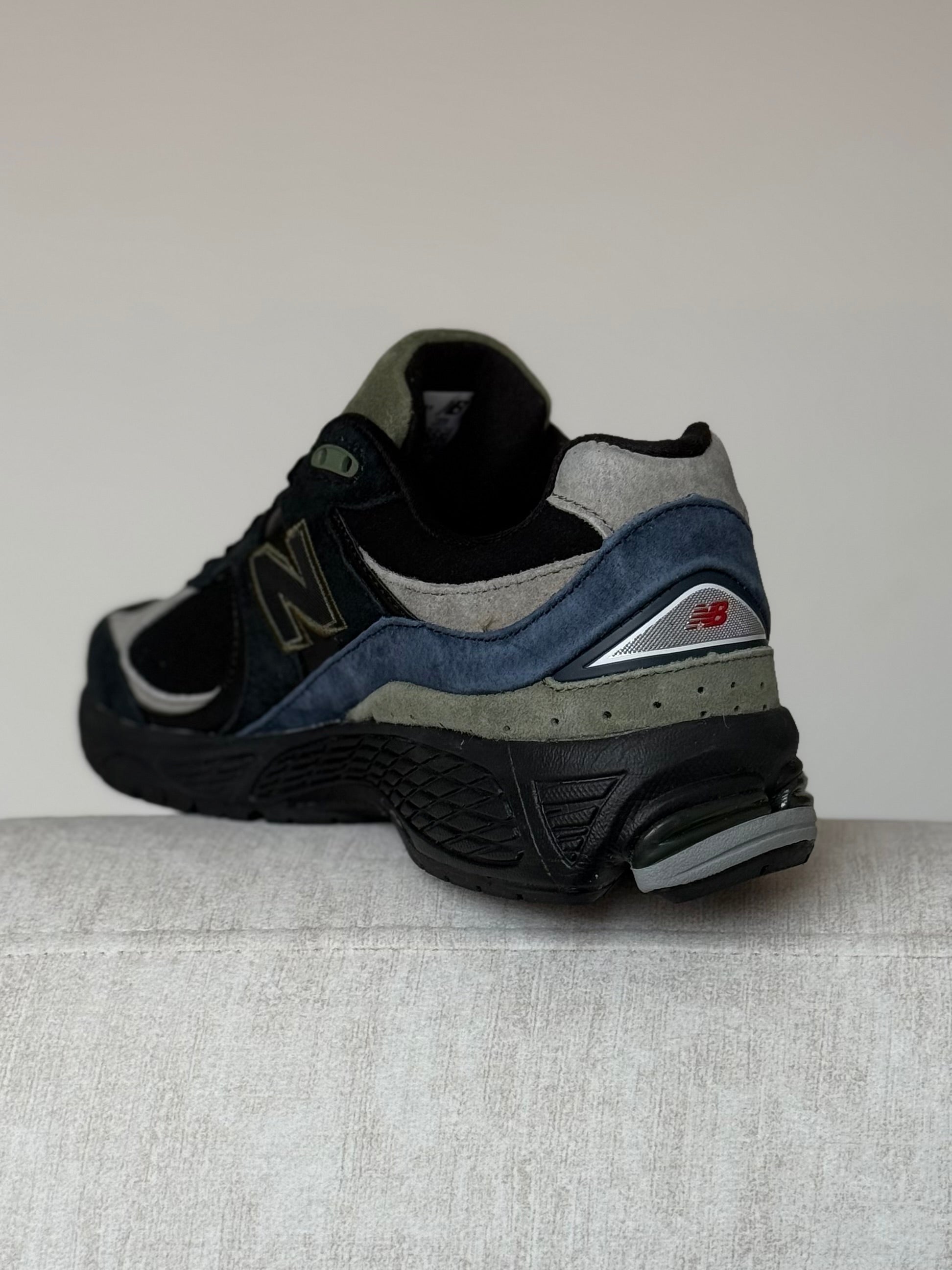 New Balance 2002R