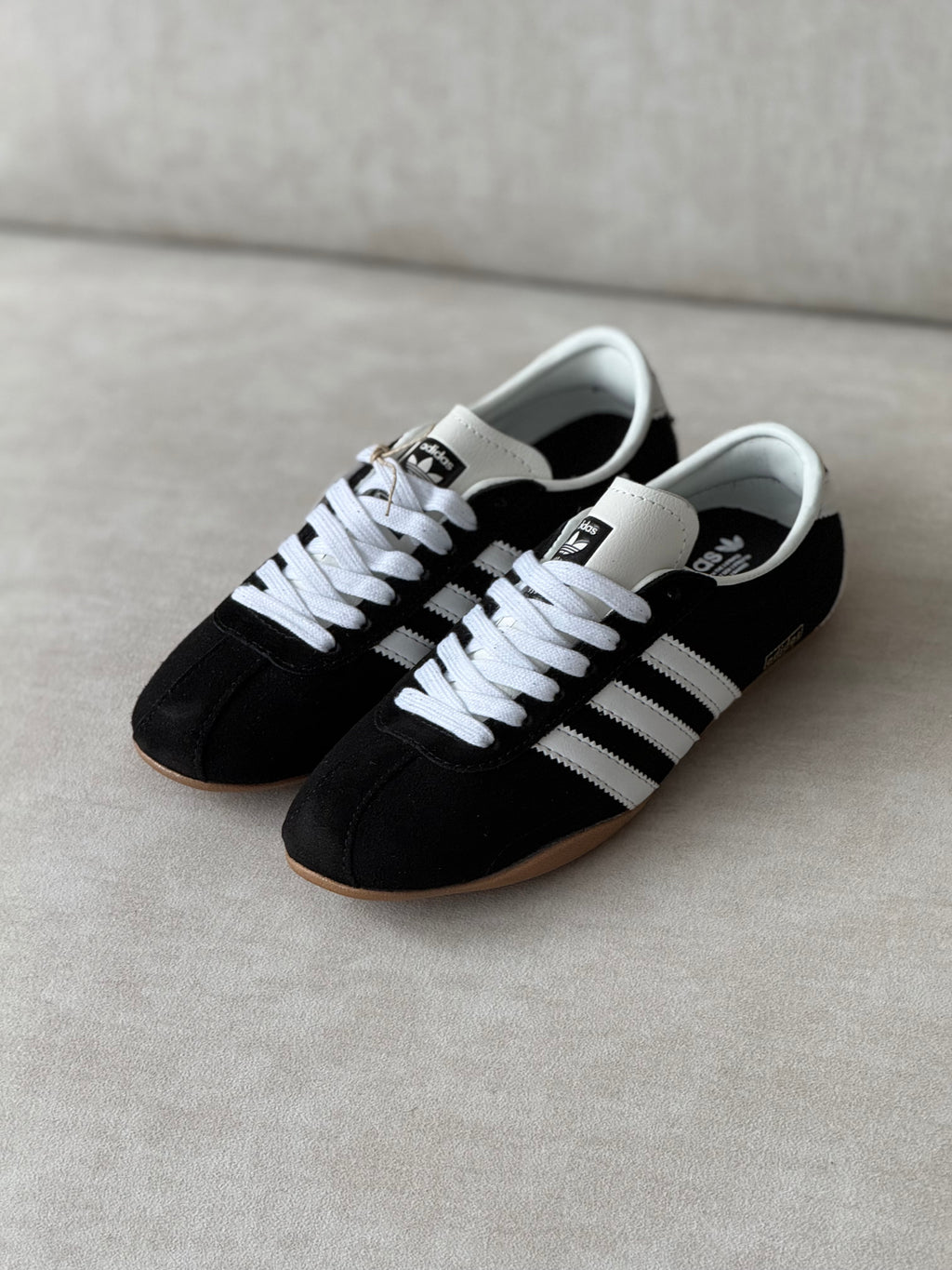 Adidas Tokio “Black/White”