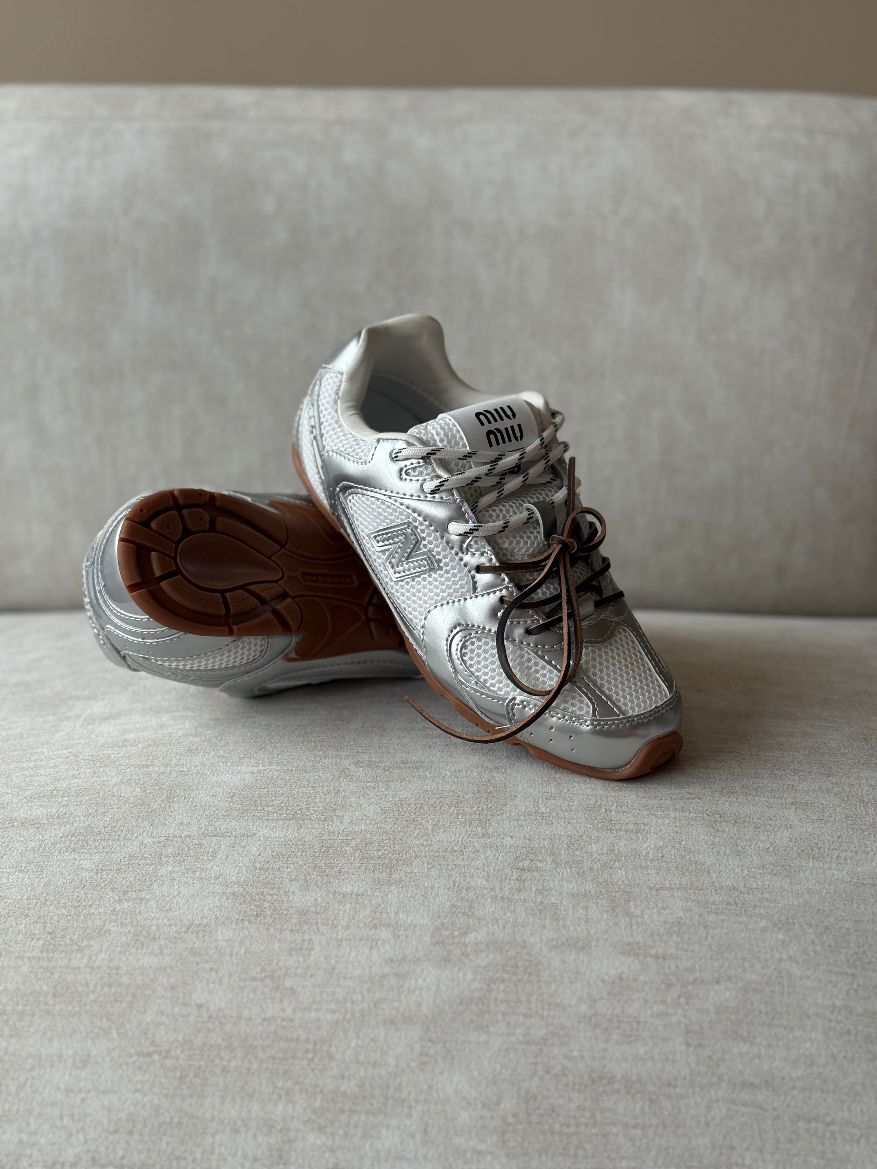 New Balance 530 SL Miu Miu Plateada